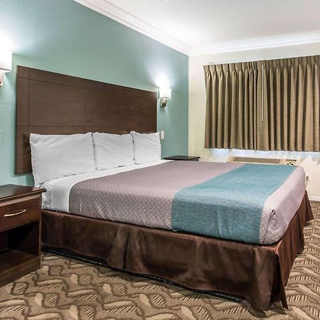 Rodeway Inn & Suites Inglewood Dış mekan fotoğraf