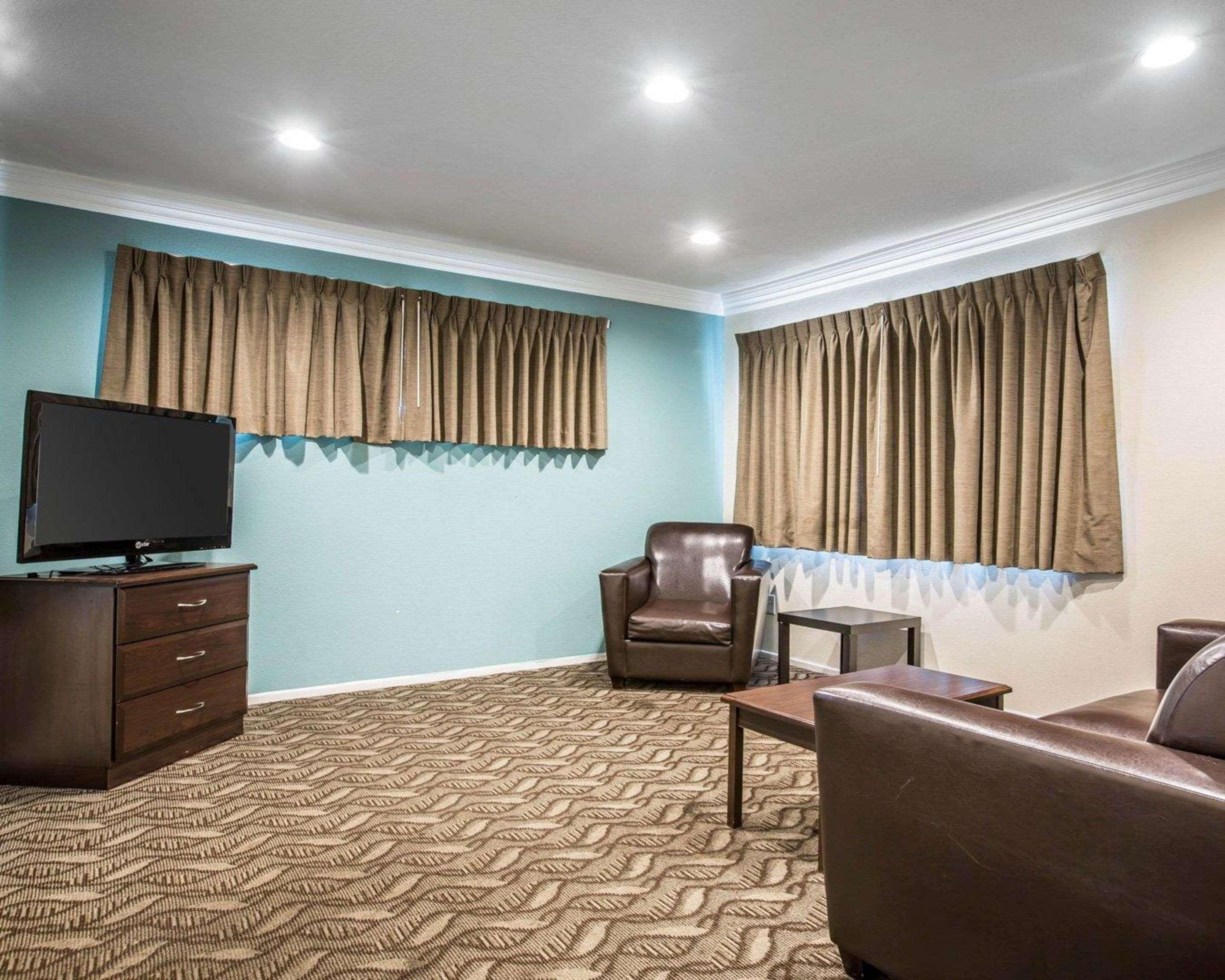 Rodeway Inn & Suites Inglewood Dış mekan fotoğraf