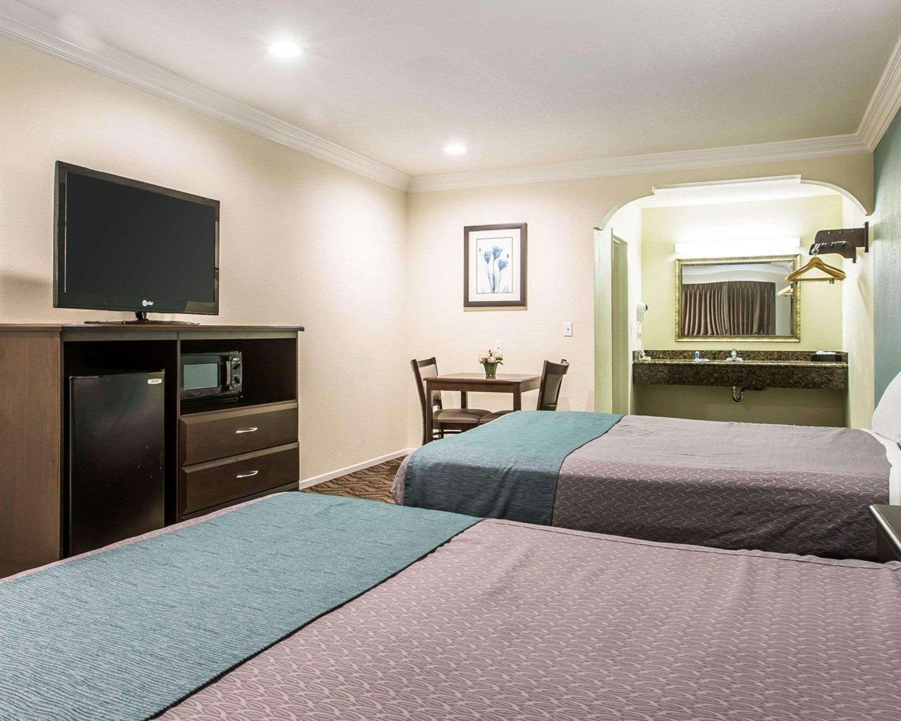 Rodeway Inn & Suites Inglewood Dış mekan fotoğraf