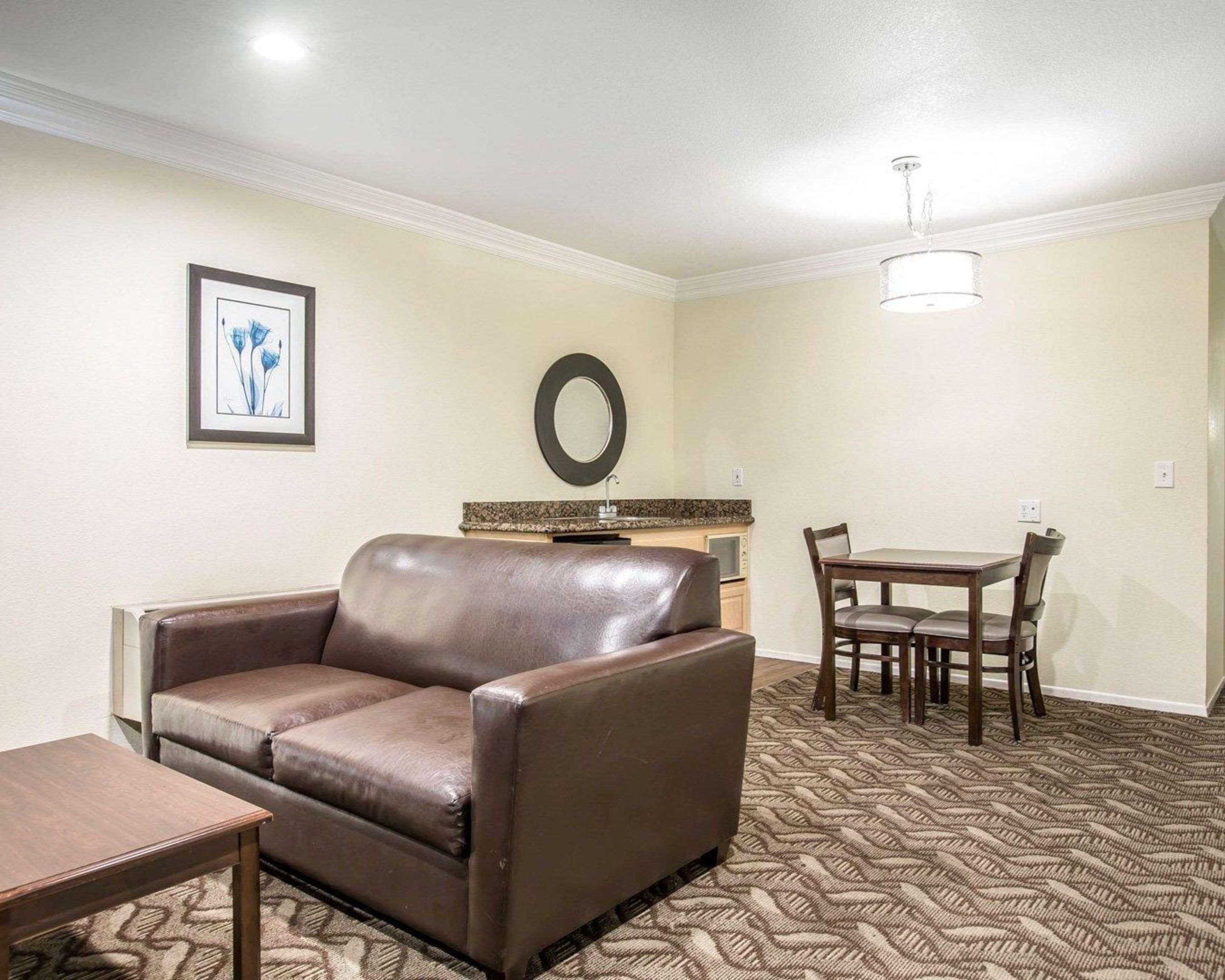 Rodeway Inn & Suites Inglewood Dış mekan fotoğraf